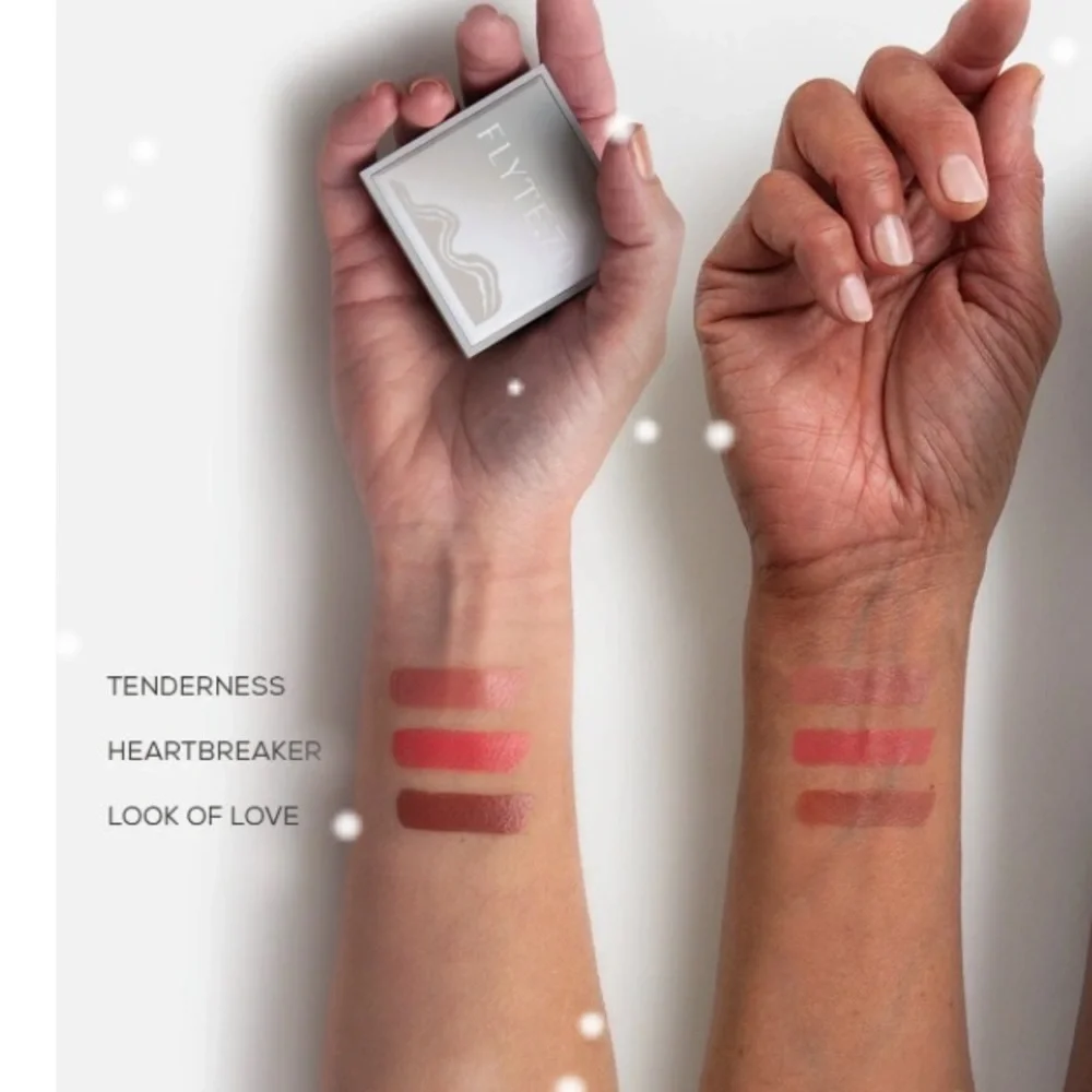 HazyCheek.Crème Look Of Love